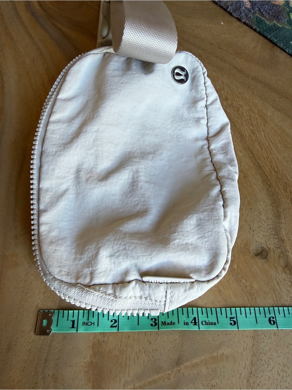 lululemon athletica Light Cream Crossbody Pouch - Picture 4 of 5